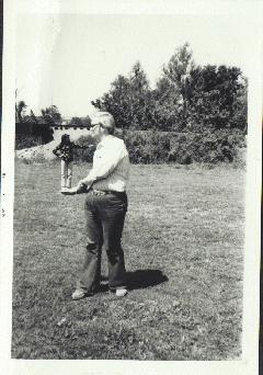 Lynn McCasland Shows Off His Tiny Friend Anita Walker 1974.jpg Lynn McCasland Shows Off His Tiny Friend Anita Walker 1974.jpg